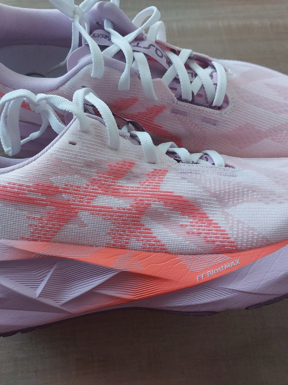 Women's Asics NOVABLAST